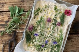 Lievitati: La focaccia fiorita, Amanda deni, rossotibet, sale e pepe, come fare la focaccia, come fare le pieghe del pane
